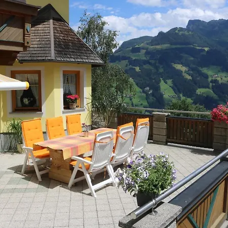 Katharina Bis 5 Personen Mit Saunachalet Und Blick Auf Bergwelt Des Zillertals Apartament