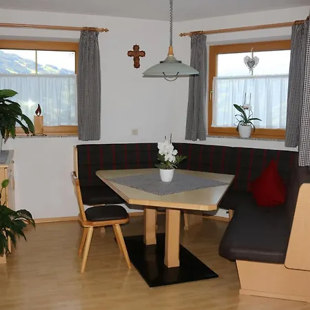 Katharina Bis 12 Personen Mit Saunachalet Und Blick Auf Bergwelt Des Zillertals * היפאך