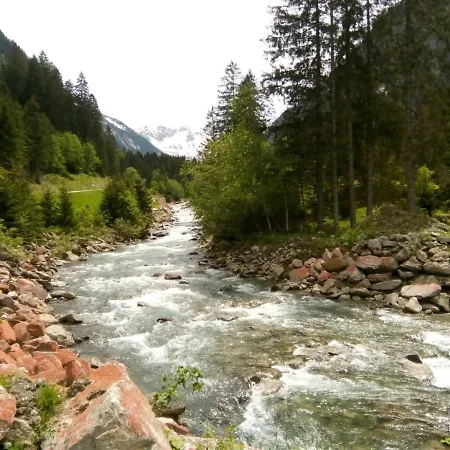 Katharina Bis 12 Personen Mit Saunachalet Und Blick Auf Bergwelt Des Zillertals * Hippach
