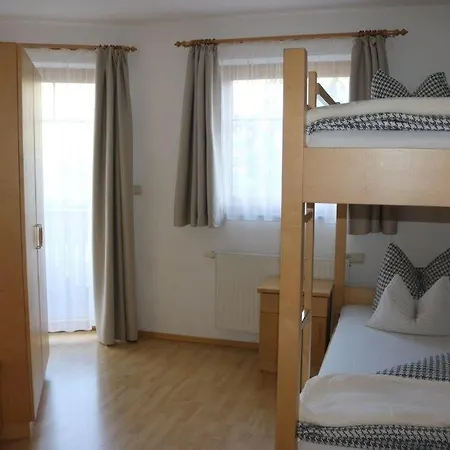 Apartment Katharina Bis 12 Personen Mit Saunachalet Und Blick Auf Bergwelt Des Zillertals Hippach
