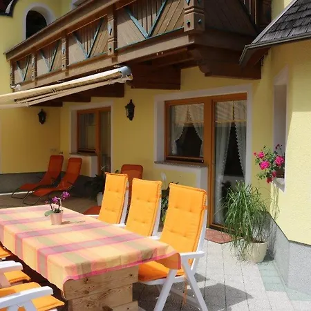 Apartman Katharina Bis 12 Personen Mit Saunachalet Und Blick Auf Bergwelt Des Zillertals Hippach