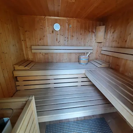 Katharina Bis 12 Personen Mit Saunachalet Und Blick Auf Bergwelt Des Zillertals Apartment *