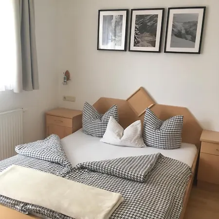 Katharina Bis 12 Personen Mit Saunachalet Und Blick Auf Bergwelt Des Zillertals *