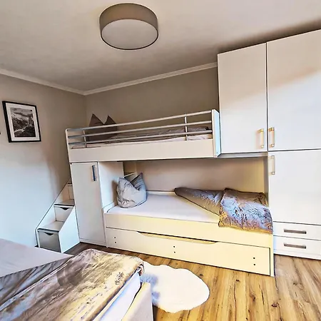 דירה Katharina Bis 5 Personen Mit Saunachalet Und Blick Auf Bergwelt Des Zillertals *