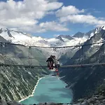 Katharina Bis 5 Personen Mit Saunachalet Und Blick Auf Bergwelt Des Zillertals