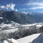 Katharina Bis 5 Personen Mit Saunachalet Und Blick Auf Bergwelt Des Zillertals
