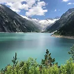 Lägenhet Katharina Bis 5 Personen Mit Saunachalet Und Blick Auf Bergwelt Des Zillertals Hippach