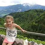 Lägenhet Katharina Bis 5 Personen Mit Saunachalet Und Blick Auf Bergwelt Des Zillertals