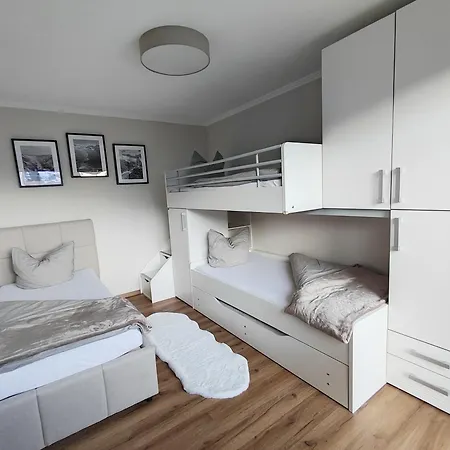 Daire Katharina Bis 5 Personen Mit Saunachalet Und Blick Auf Bergwelt Des Zillertals Hippach