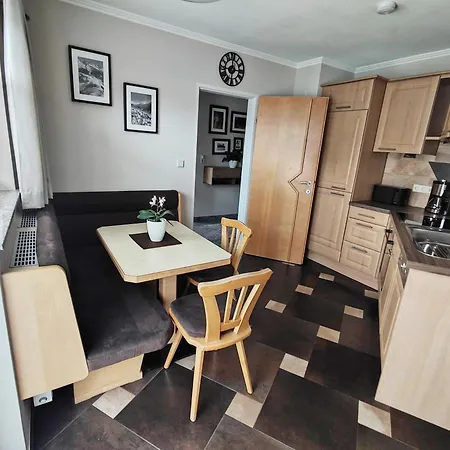 Katharina Bis 5 Personen Mit Saunachalet Und Blick Auf Bergwelt Des Zillertals Hippach